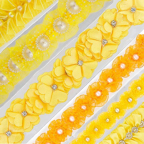 50 Yellow Bows - Surprise Design and Size by Cecilia bows