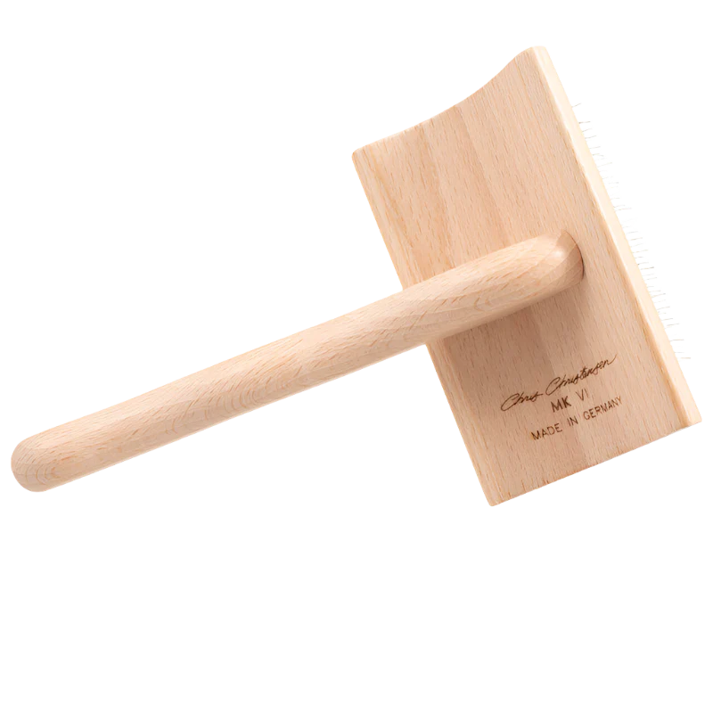 Mark Curved Back Medium Slicker Brush by Chris Christensen - Image 4